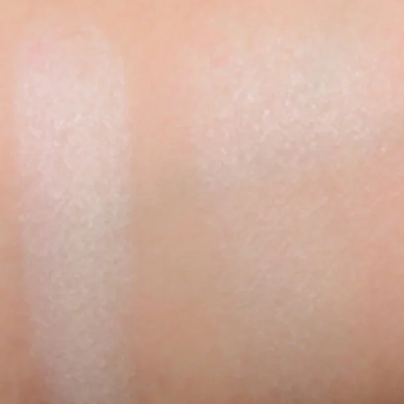 NIB MAC Pearl Matte Face Powder Bowling Trophy - Picture 3 of 12